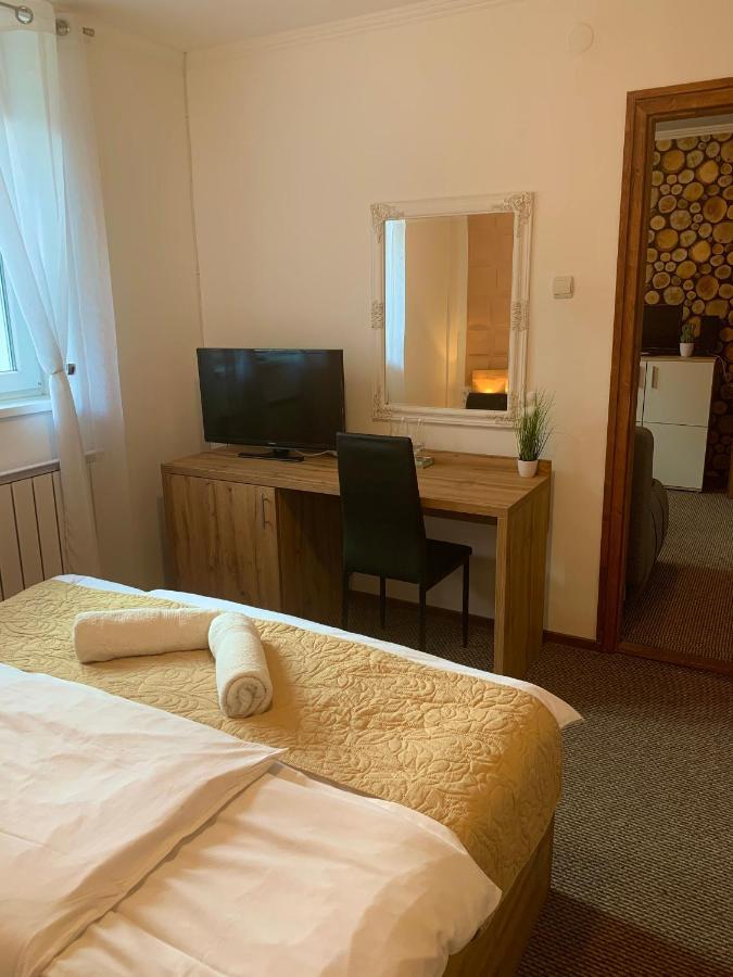 Dorottya Vendeghaz Hotel Mişcolţ Exterior foto